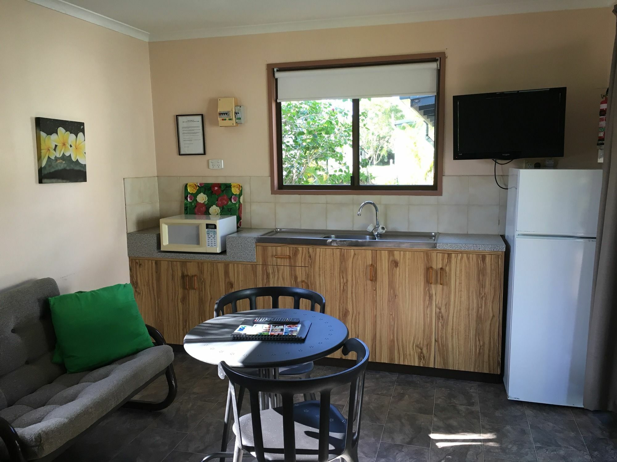 Cane Village Holiday Park Bundaberg Exterior photo